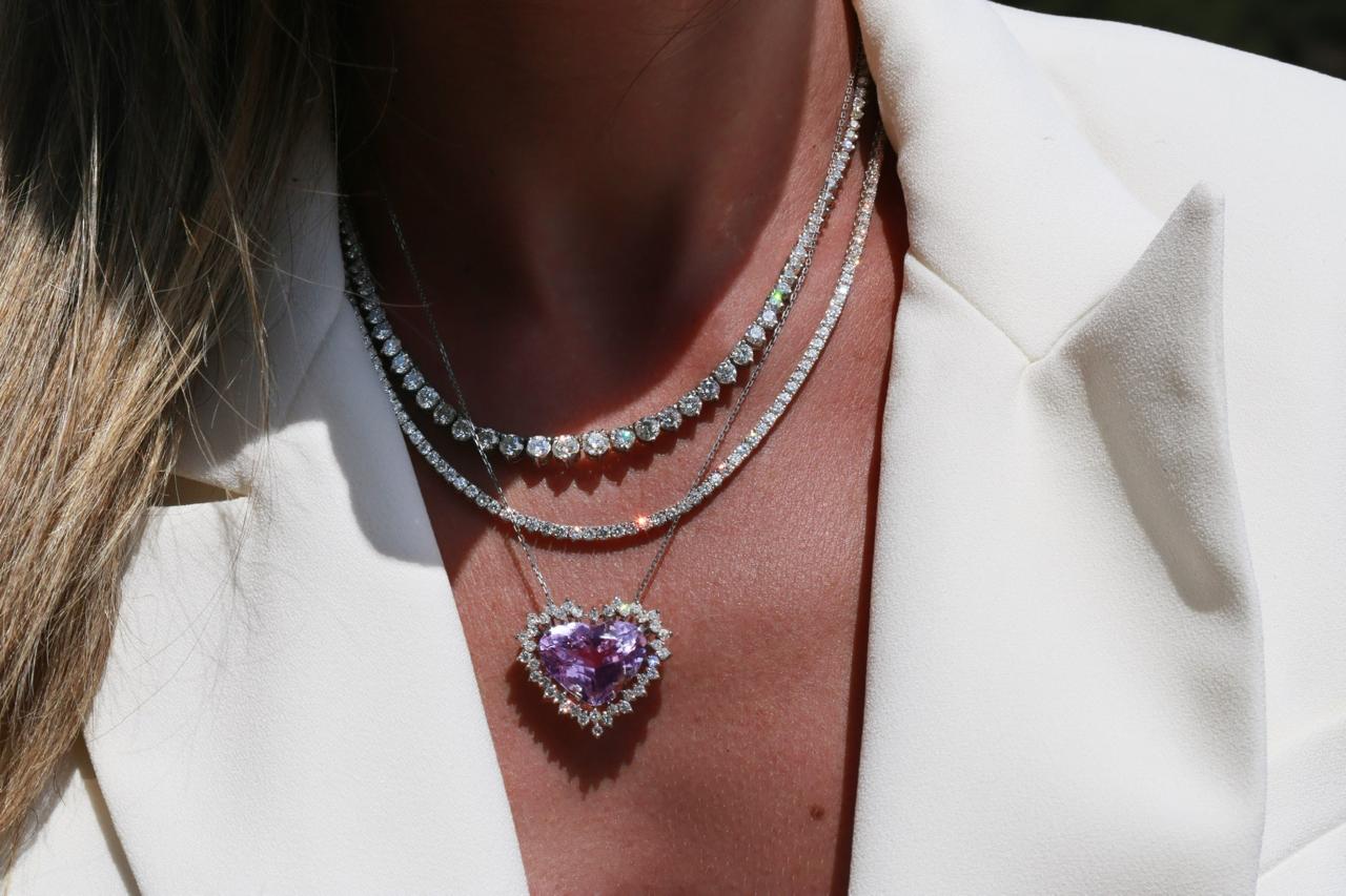 Colar Kunzita Lapidação Coração com Diamantes