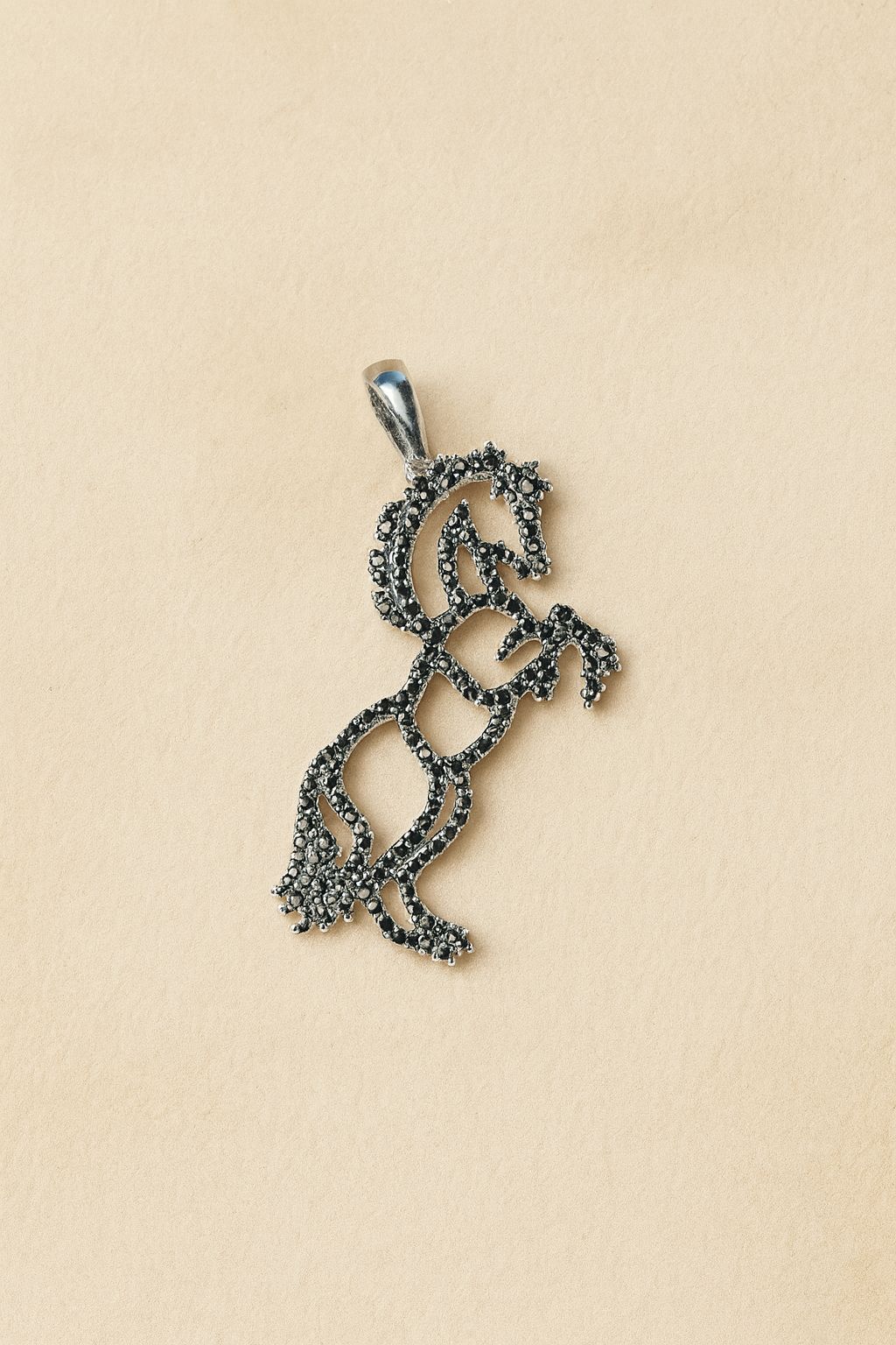 Pingente Cavalo Diamante Negro