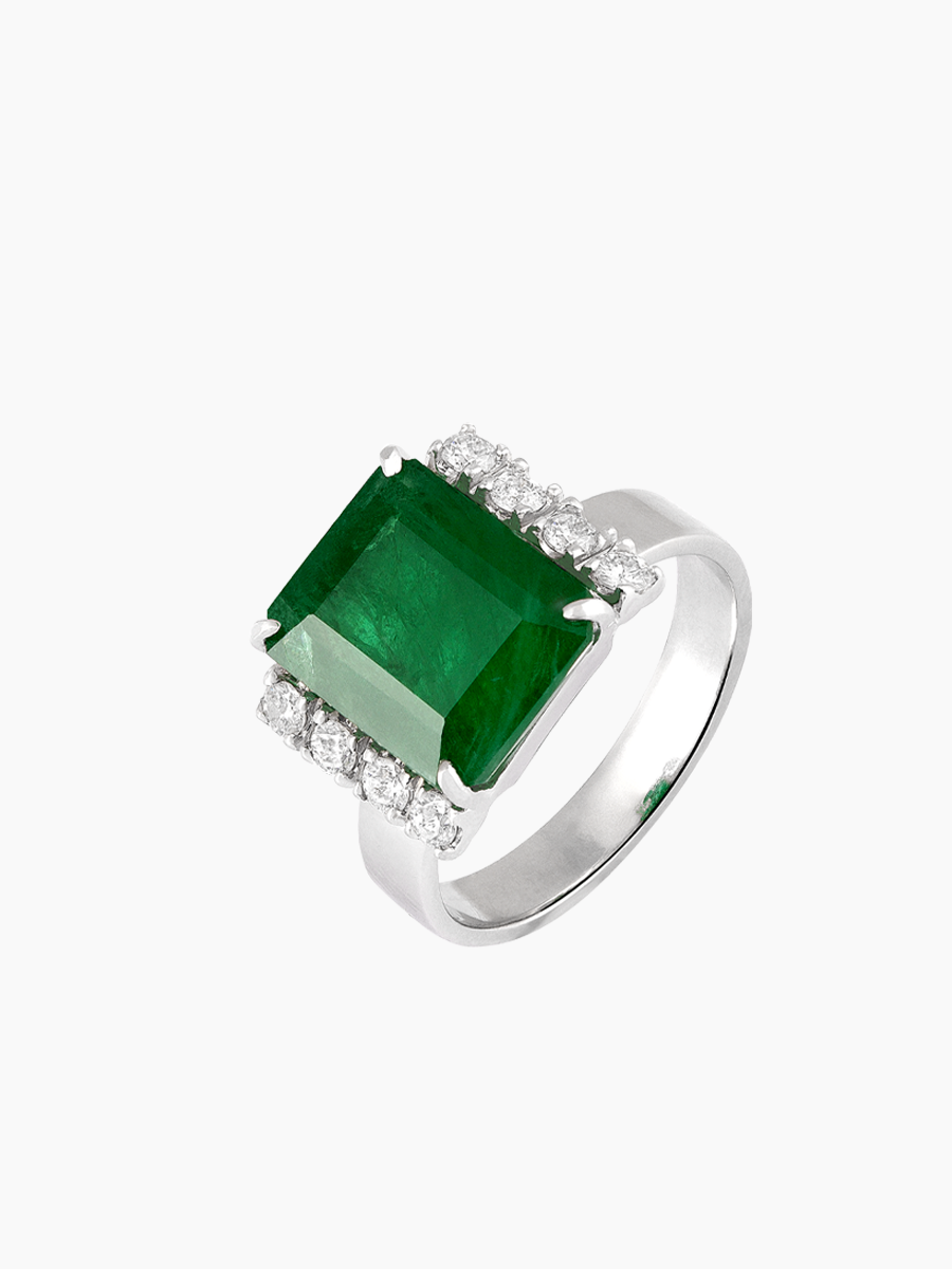 Anel Esmeralda lapidação Quadrada com Diamantes Laterais