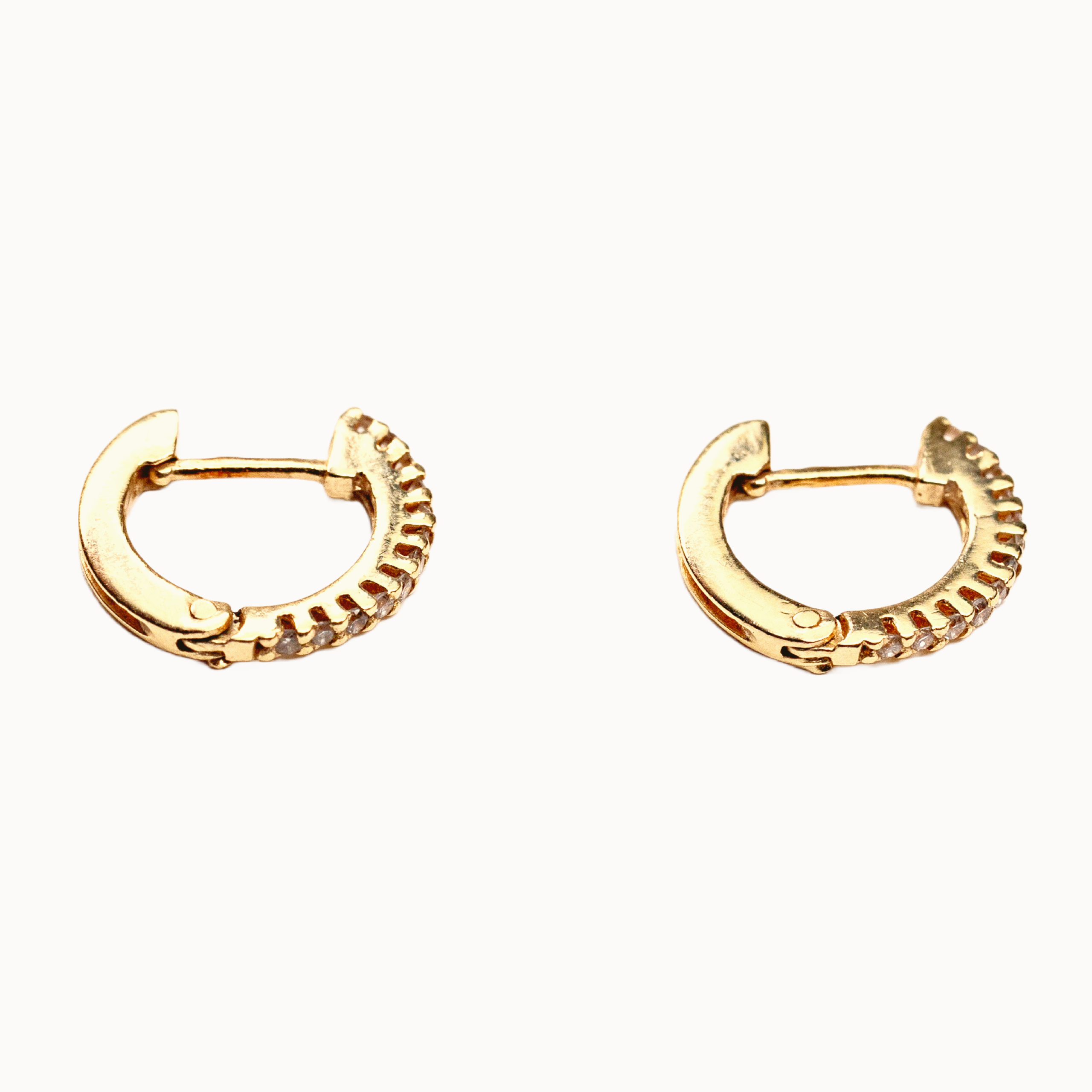 Par de Argolinhas com Diamantes no Ouro Amarelo