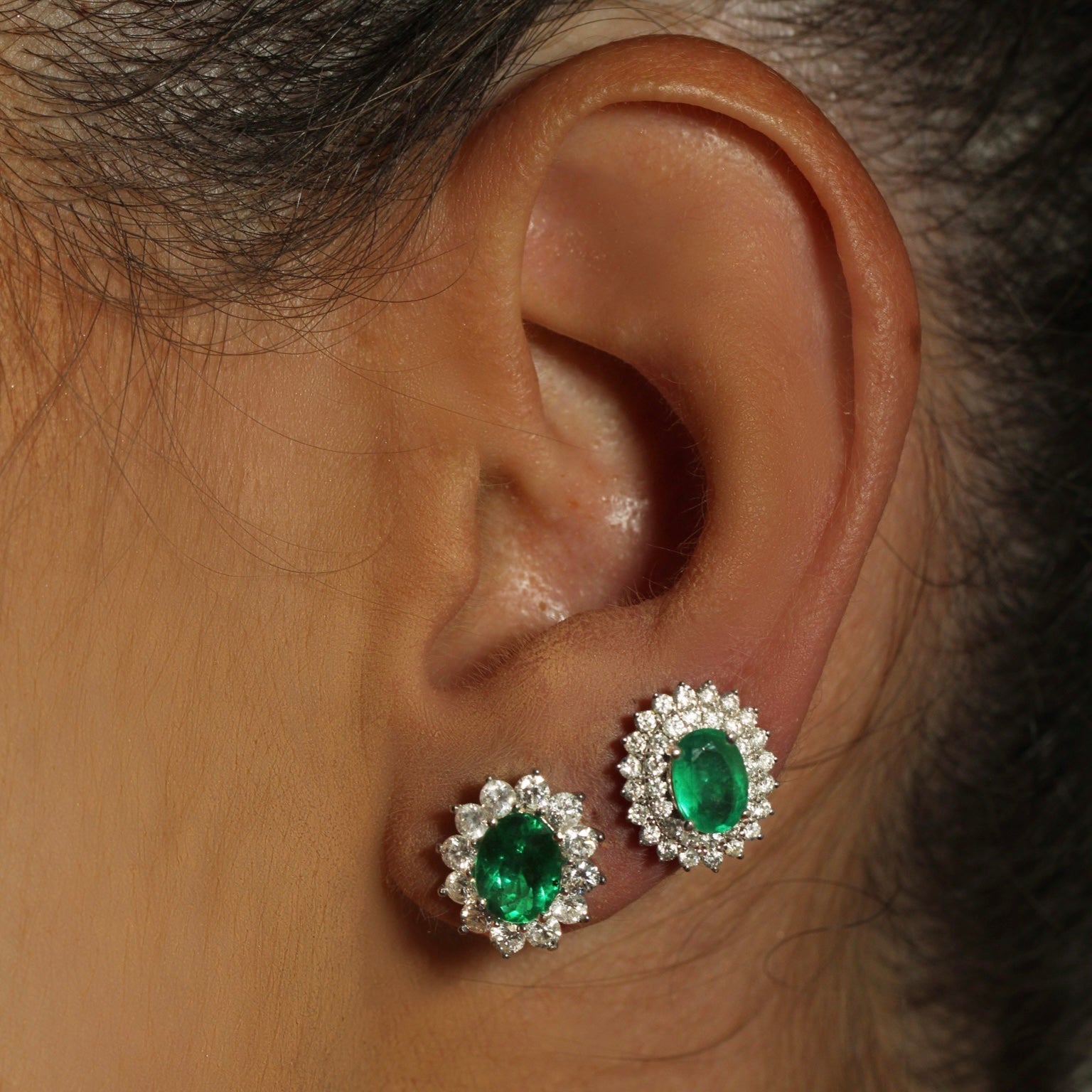 Brinco Esmeralda Coroado com Diamantes