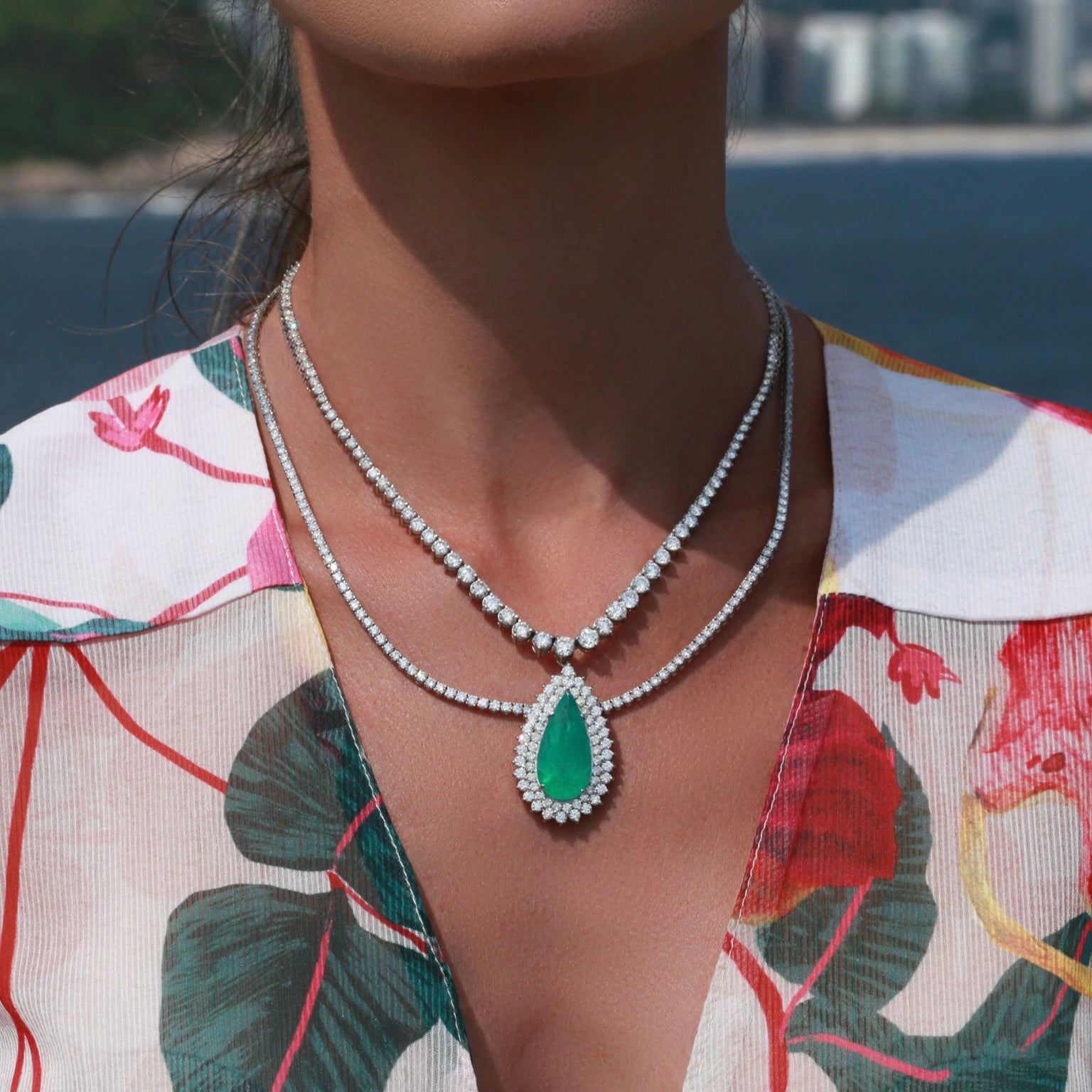 Pingente Esmeralda Gota Coroada de Diamantes