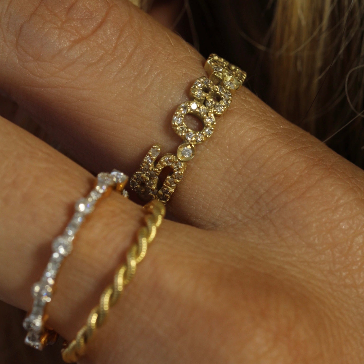 Anel Data com Diamantes