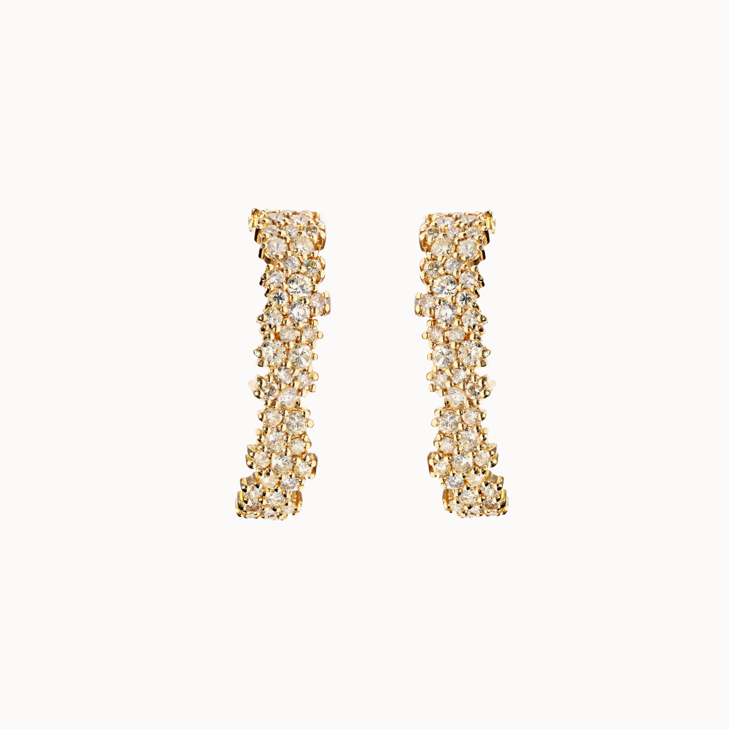 Brinco Ear Hook Diamantes em Ouro Amarelo