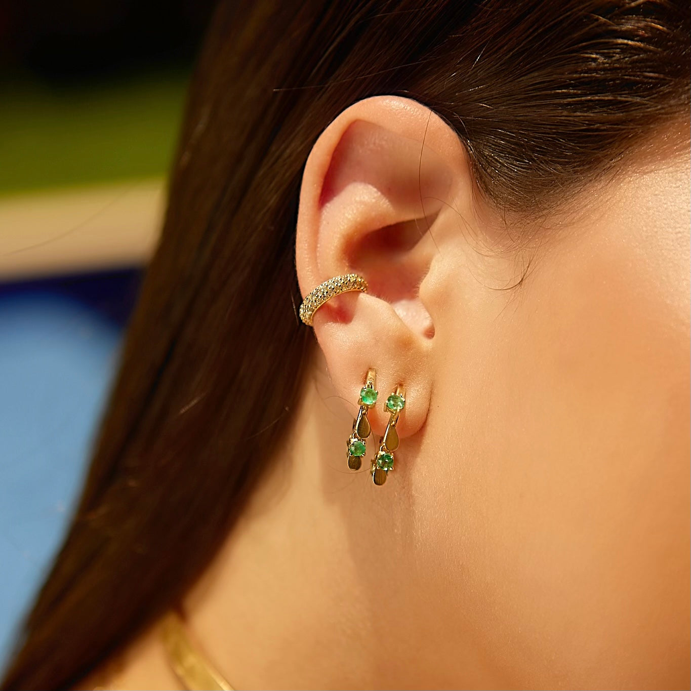 Argola em Esmeralda com Chapeados Gotinhas