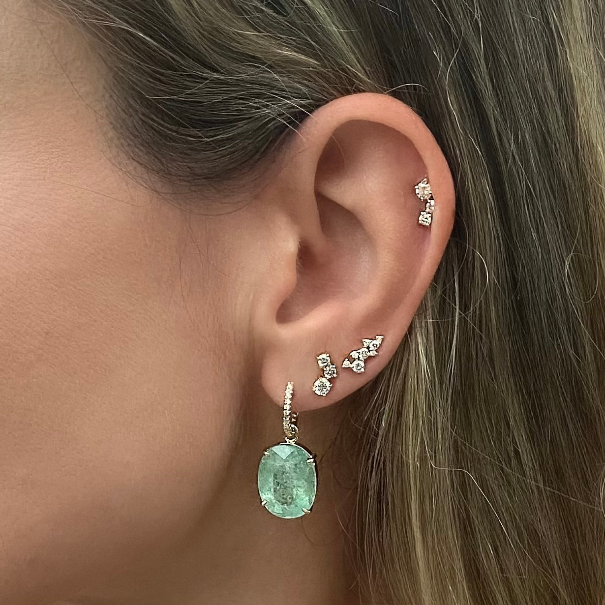 Brinco Argola Diamantes e Esmeralda Oval