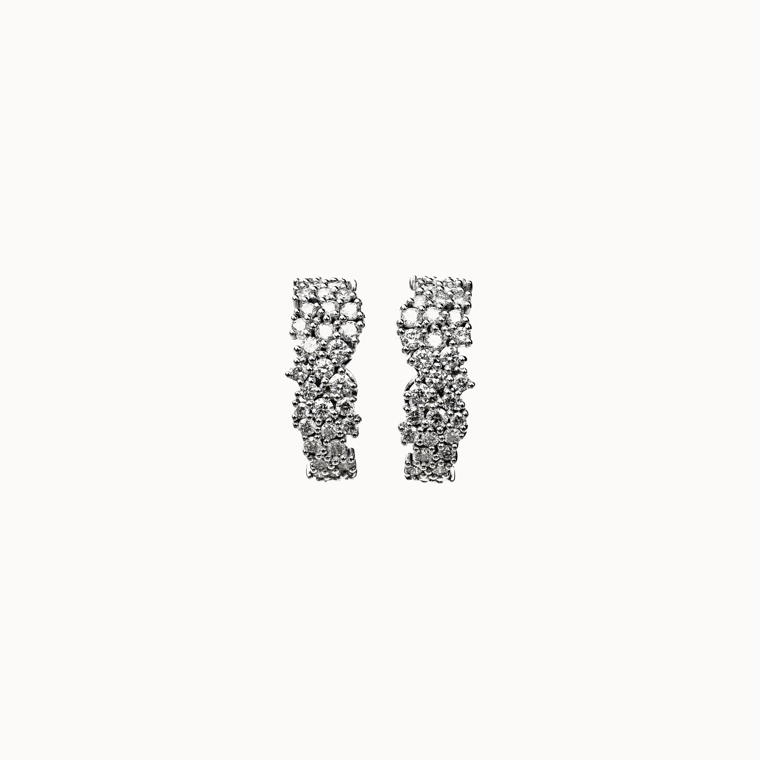 Brinco Ear Hook Dubai com Diamantes