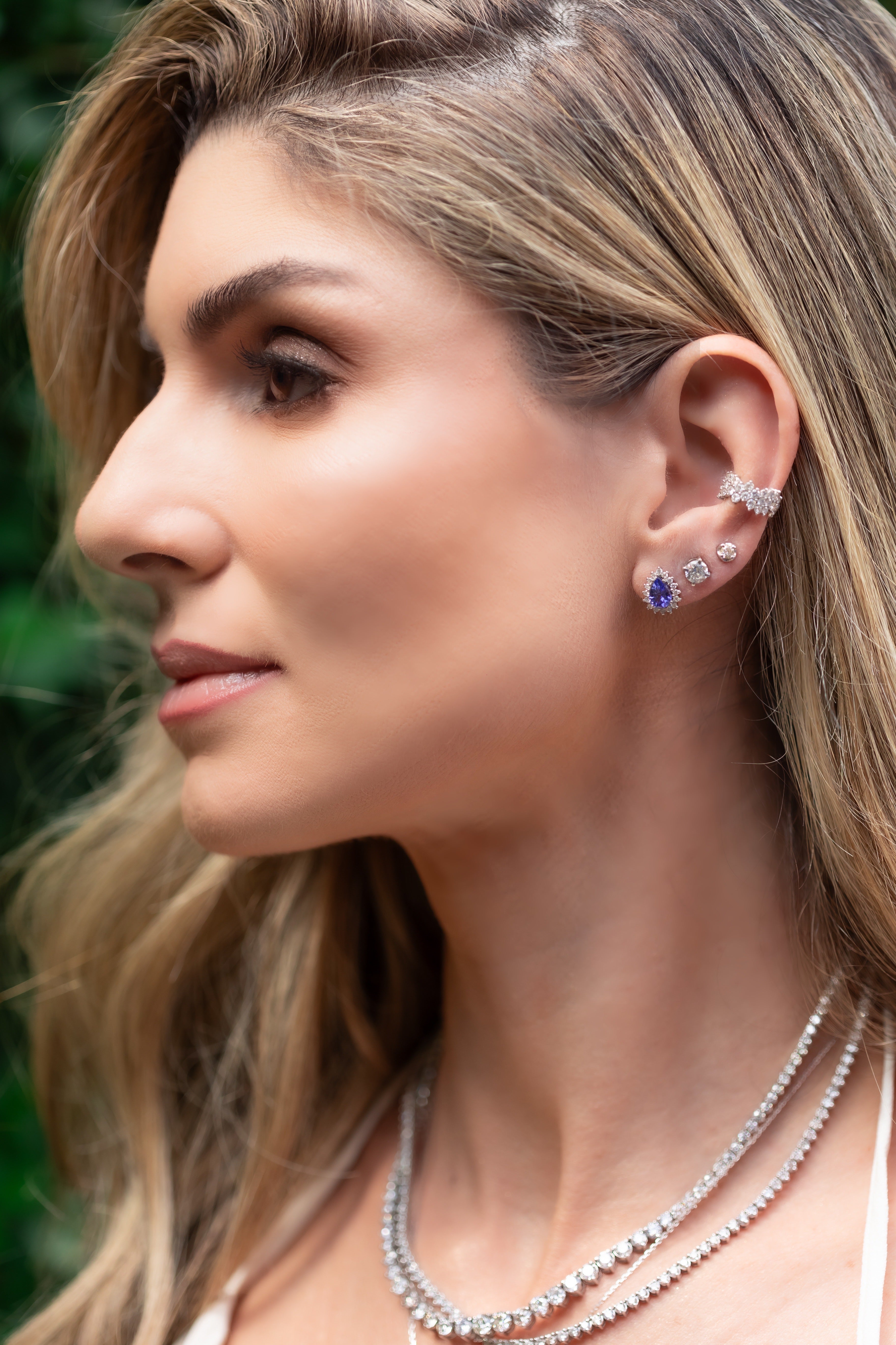 Brinco Gota Tanzanita coroado com Diamantes